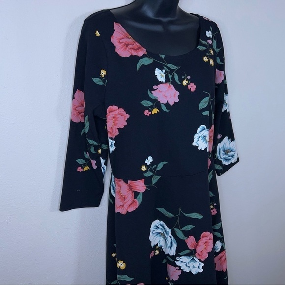LARGE OLD NAVY BLACK PINK FLORAL DRESS STRETCH FOT AND FLARE - Picture 2 of 9
